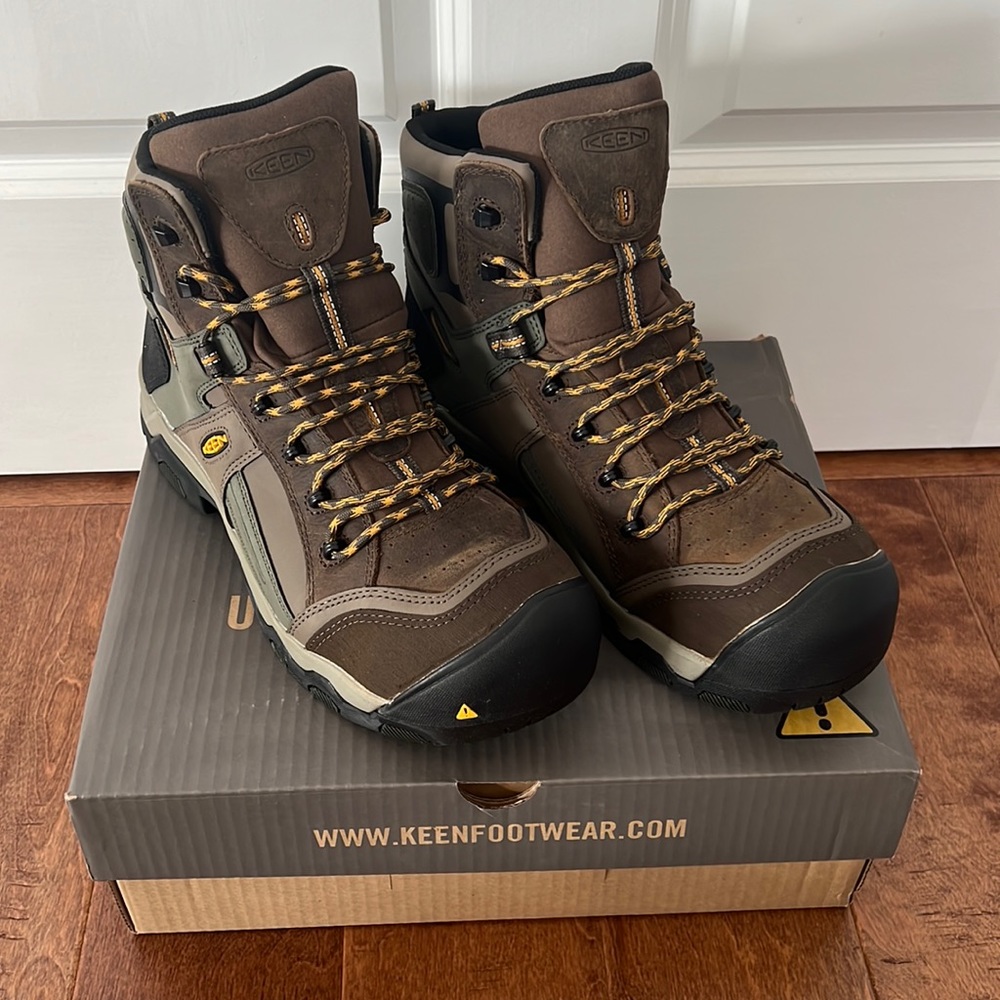 Brand New! Men's Davenport AL Waterproof Mid (Composite Safety Toe) Size 11